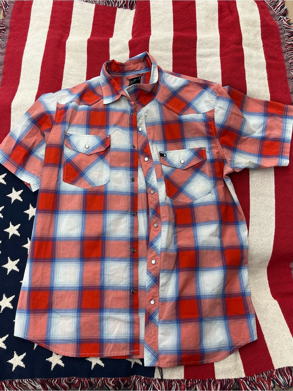 The North Face Red Blue White Plaid Short Sleeve Button-Down Shirt Men’s Size M